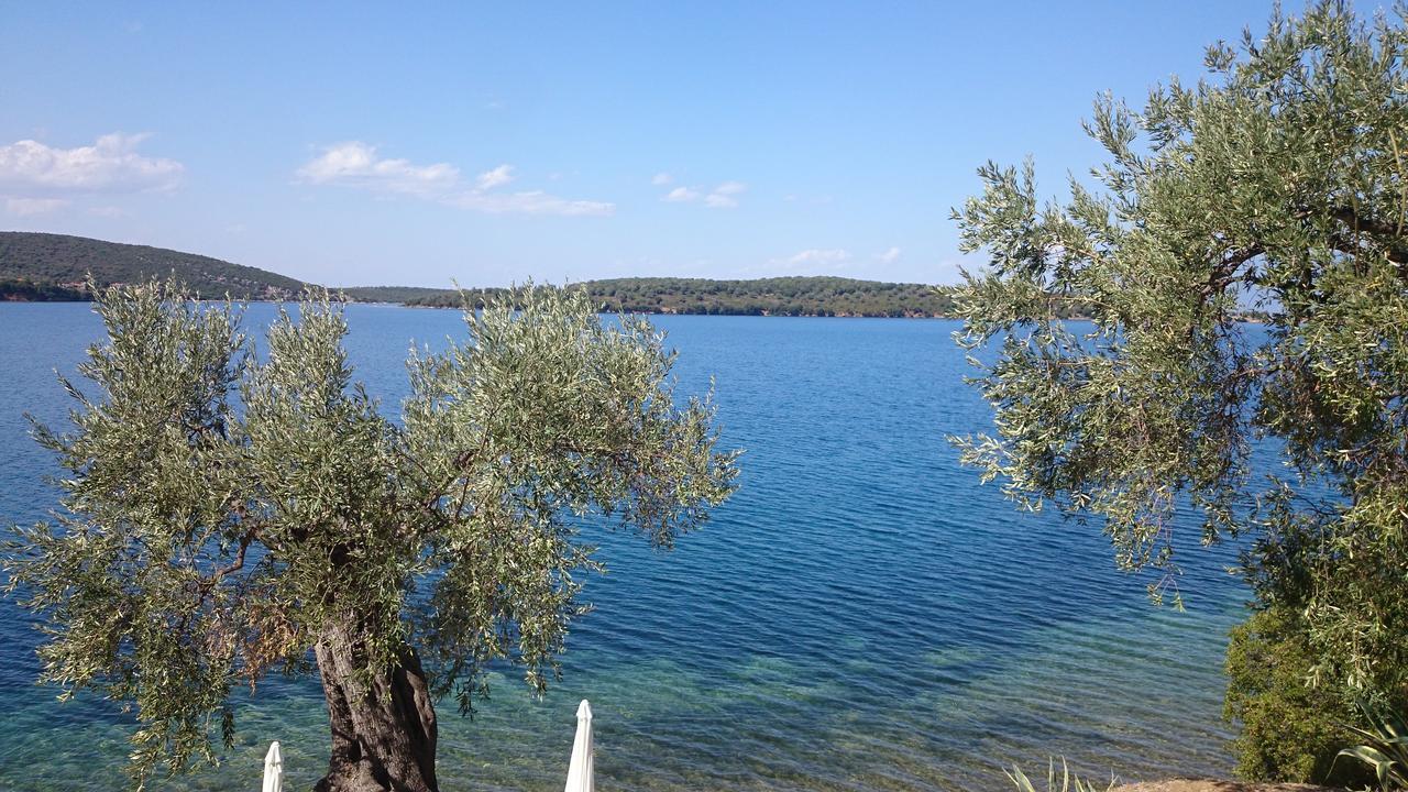 Villa Saint Andrews Bay Milína Esterno foto